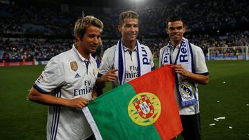 Coentrão, a la izquierda de la imagen, junto a Cristiano y Pepe.