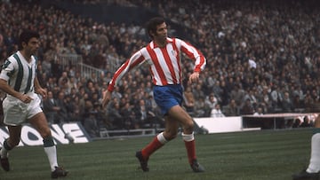 El sabio Luis Aragonés estuvo en el Real Madrid desde el año 1958 hasta el 1961. Después pasó por más equipos como el Recreativo de Huelva, el Hércules, Úbeda o incluso el Real Betis entre otros. Pero la mayor parte de su trayectoria la ha jugado en el equipo de su vida, el Atlético de Madrid, desde la temporada 1963-64 hasta la 1974-75, año en el que se retiró.