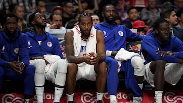 LOS ANGELES, CALIFORNIA - OCTOBER 10: Kawhi Leonard #2 of the LA Clippers on the bench after playing the first half during a 111-91 Denver Nuggets preseason win at Staples Center on October 10, 2019 in Los Angeles, California.   Harry How/Getty Images/AFP
 == FOR NEWSPAPERS, INTERNET, TELCOS &amp; TELEVISION USE ONLY ==