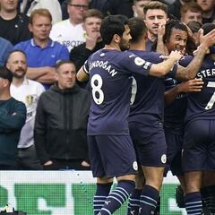 El City se pasea en la Premier