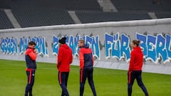 Homenaje del Hertha de Berlín a los 30 años de la caída del Muro