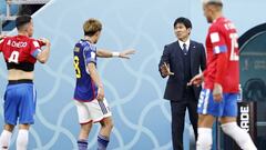 Moriyasu habla con Doan durante el partido contra Costa Rica.