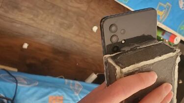 ¿Locura o genialidad? Conectan una batería de 30.000 mAh a un Galaxy A32