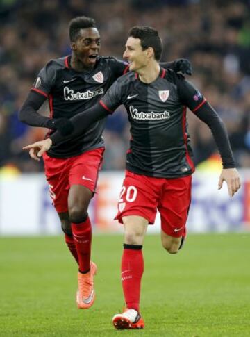 Aritz Aduriz scored this spectacular volley against Marseille in the Europa League.