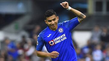 Orbelín Pineda desea continuar en el Cruz Azul