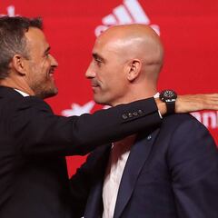Rubiales: "Luis Enrique es el único técnico con el que hablamos"