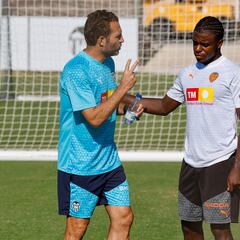 El Getafe hace una oferta por Frith, del Valencia