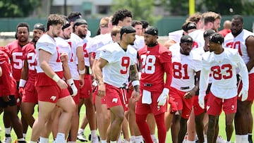 Los novatos de Bucs reportaron este viernes al mini campamento.