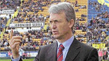<B>OPTIMISTA</B>. Benito Floro ve factible ganar al Real Madrid.