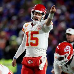 Mahomes and Kelce shake off Brady and Gronkowski record