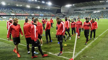 La selecci&oacute;n suiza, durante un entrenamiento en el Windsor Park, de Belfast.