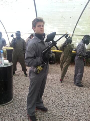 Hoy ha sido una jornada diferente para los jugadores del Celta ya que se han enfrentado en una divertida partida de paintball.