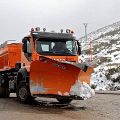 Rescatan ilesos a dos montañeros perdidos en la nevada de Cotos