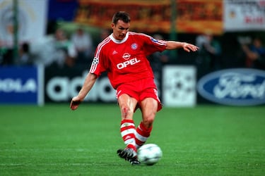 Jugó con el FC Bayern de Múnich tres temporadas desde 1999 a 2001 justo en la temporada 00/01 se proclamó campeón de Europa con el Bayern de Múnich y puso rumbo a Barcelona.