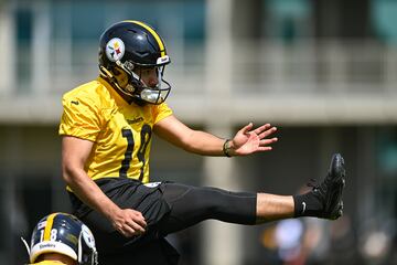 El kicker mexicano Alfredo Gachúz, fue invitado al campamento de novatos de los Pittsburgh Steelers.