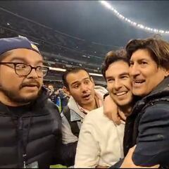 ‘Checo’ Pérez abraza a Iván Zamorano y le dice a su hijo: “él es mi ídolo”
