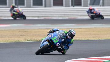 Bastianini lidera la carrera de Moto2 en el GP de Emilia Romagna.