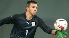 Muslera destaca el "gran recambio" que tiene la Roja