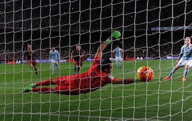 Barcelona destroy Celta with second half rout