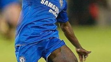 <B>ELOGIA A 'MOU'.</B> El centrocampista francés ha defendido a su técnico, de quién opina que "está por delante de los demás".