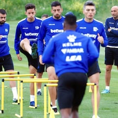 El Alavés sólo espera incorporar un centrocampista y un delantero