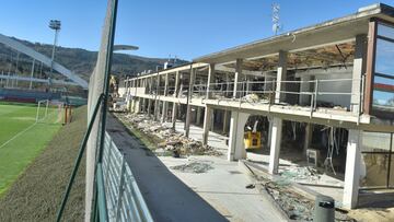 Demolici&oacute;n del edificio de oficinas en Lezama