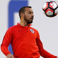 Marcelo Díaz se lesiona y queda fuera de la nómina de la Roja