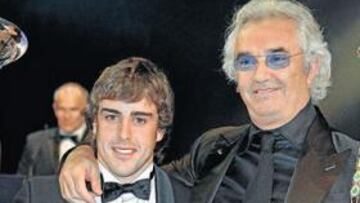 <b>SU ÚLTIMA FOTO JUNTOS. </b>En Mónaco se pudo ver a a Fernando Alonso y a Flavio Briatore juntos por última vez defendiendo los mismos intereses, los de Renault.