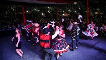 Fondas de Fiestas Patrias en Santiago hoy, 17 de septiembre: panoramas, precios y cartelera