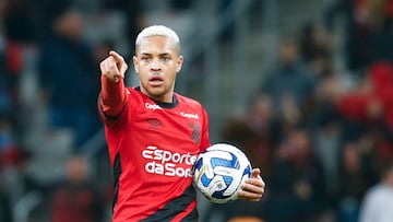 Vitor Roque, con el Athletico Paranaense.