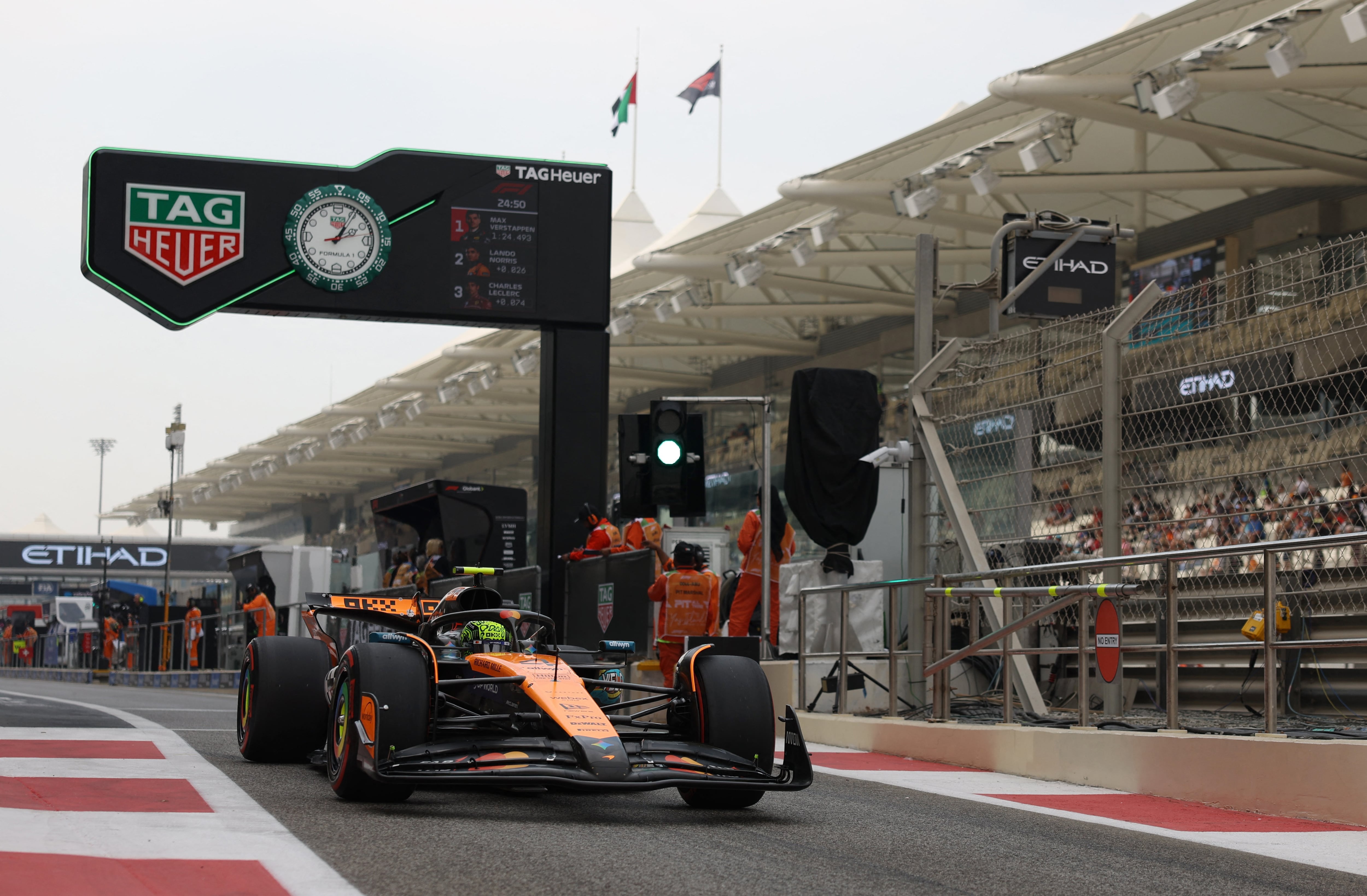 Formula One F1 - Abu Dhabi Grand Prix - Yas Marina Circuit, Abu Dhabi, United Arab Emirates - December 5, 2025 McLaren's Lando Norris during practice REUTERS/Amr Alfiky