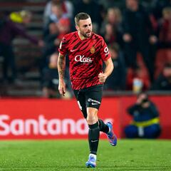 Dani Rodríguez, de cabeza, alimenta el sueño europeo