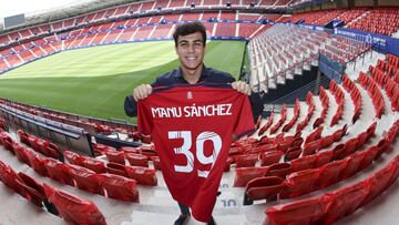 Manu Sánchez en El Sadar luciendo su dorsal 39.