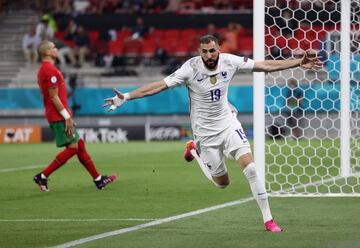 1-2. Karim Benzema celebra el segundo gol.