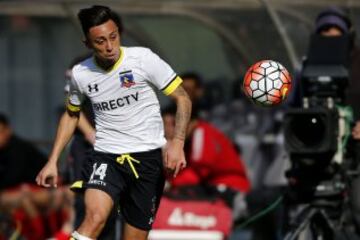 Futbol, Nublense vs Colo Colo.
Copa Chile 2016.
El jugador de Colo Colo Martin Rodriguez controla el balon durante el partido de Copa Chile contra Nublense disputado en el estadio Nelson Oyarzun de Chillan, Chile.
09/07/2016
Andres Pina/Photosport**************