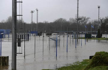 El Real Oviedo no ha podido entrenarse hoy en El Requexón debido a las inundaciones en la ciudad deportiva causadas por las continuas lluvias de estos días en Asturias.