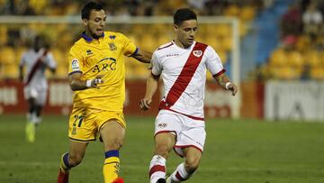 Álex Moreno durante el Alcorcón vs Rayo