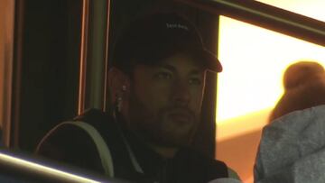 Neymar, en el palco del Parque de los Pr&iacute;ncipes para ver el PSG-United.