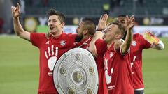 Lewandowski, Vidal y Rafinha celebran el t&iacute;tulo de Bundesliga.