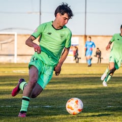 Canales, Huestamendia y Vicandi empujan con fuerza en Lezama