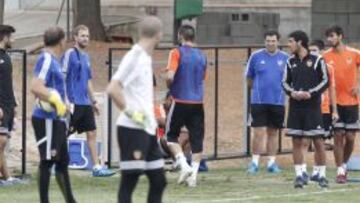 Negredo dio el susto entrenando pero no recae de su lesión
