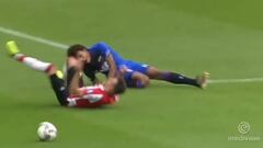 18 años, 5 minutos de juego y se rompe así...¡qué mala suerte!