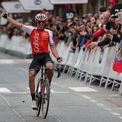 Ion Izagirre brilla en Estella para imponerse en el GP Indurain