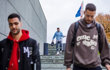 Jesús Navas a su llegada a la concentración.