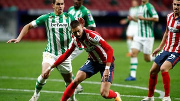 Carrasco jugando con el Atl&eacute;tico contra el Betis