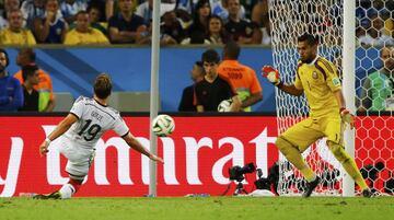 1-0. Mario Goetze anota el primer gol.