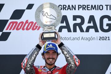 La celebración de la victoria de Francesco Bagnaia en el GP de Aragón.