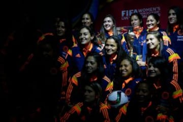 La copa más soñada, visita a la Selección Femenina