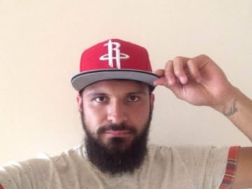 Pablo 'Mota' González cultivó durante ocho meses su barba inspirada en la estrella de la NBA, James Harden. 