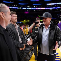 How much do courtside seats cost at NBA arenas?